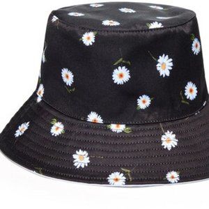 NWT Alice & Olivia Reversible Bucket Hat